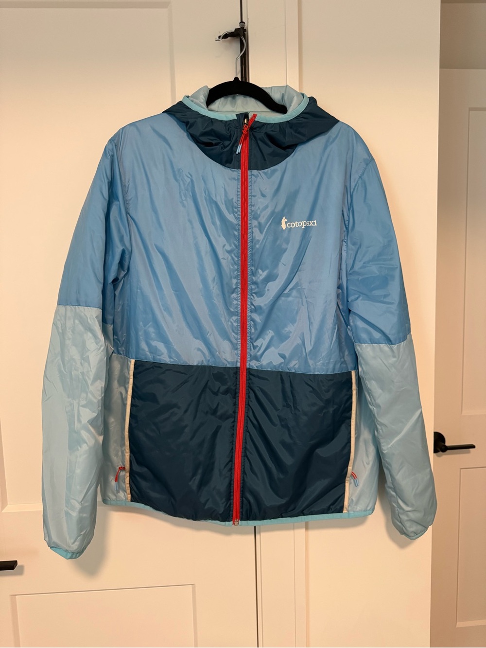 Cotopaxi Womens Teca Calido Hooded Jacket - light blue, teal, red zipper